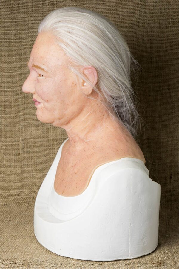 DSC07631 GRANDMOTHER